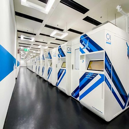 Resting Pods - Zzzleepandgo Wien Airport Schwechat Eksteriør billede