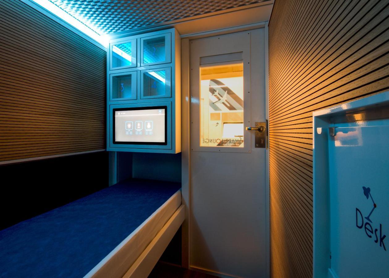 Resting Pods - Zzzleepandgo Wien Airport Schwechat Eksteriør billede