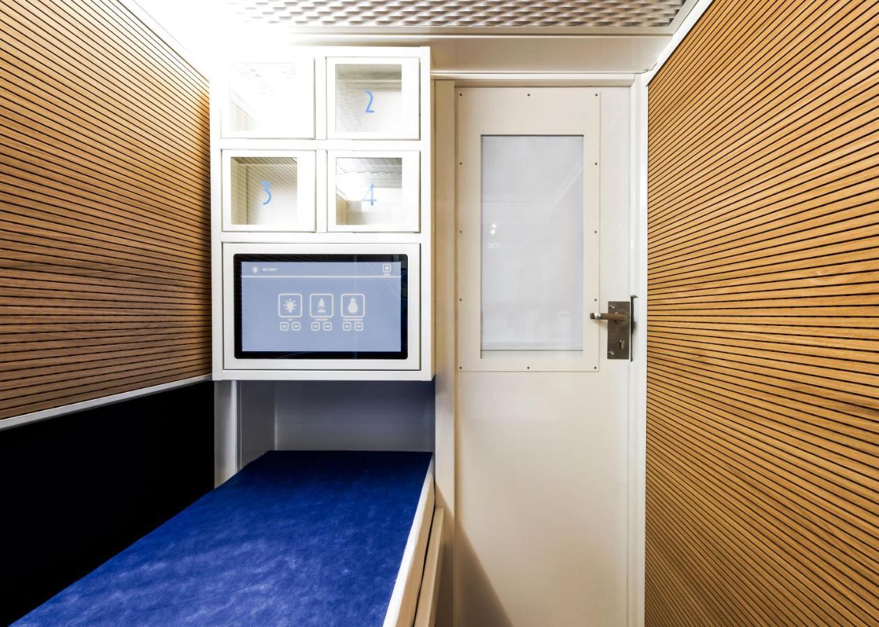 Resting Pods - Zzzleepandgo Wien Airport Schwechat Eksteriør billede