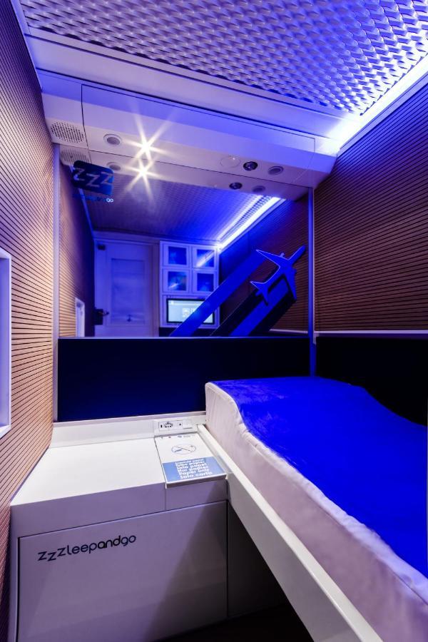 Resting Pods - Zzzleepandgo Wien Airport Schwechat Eksteriør billede